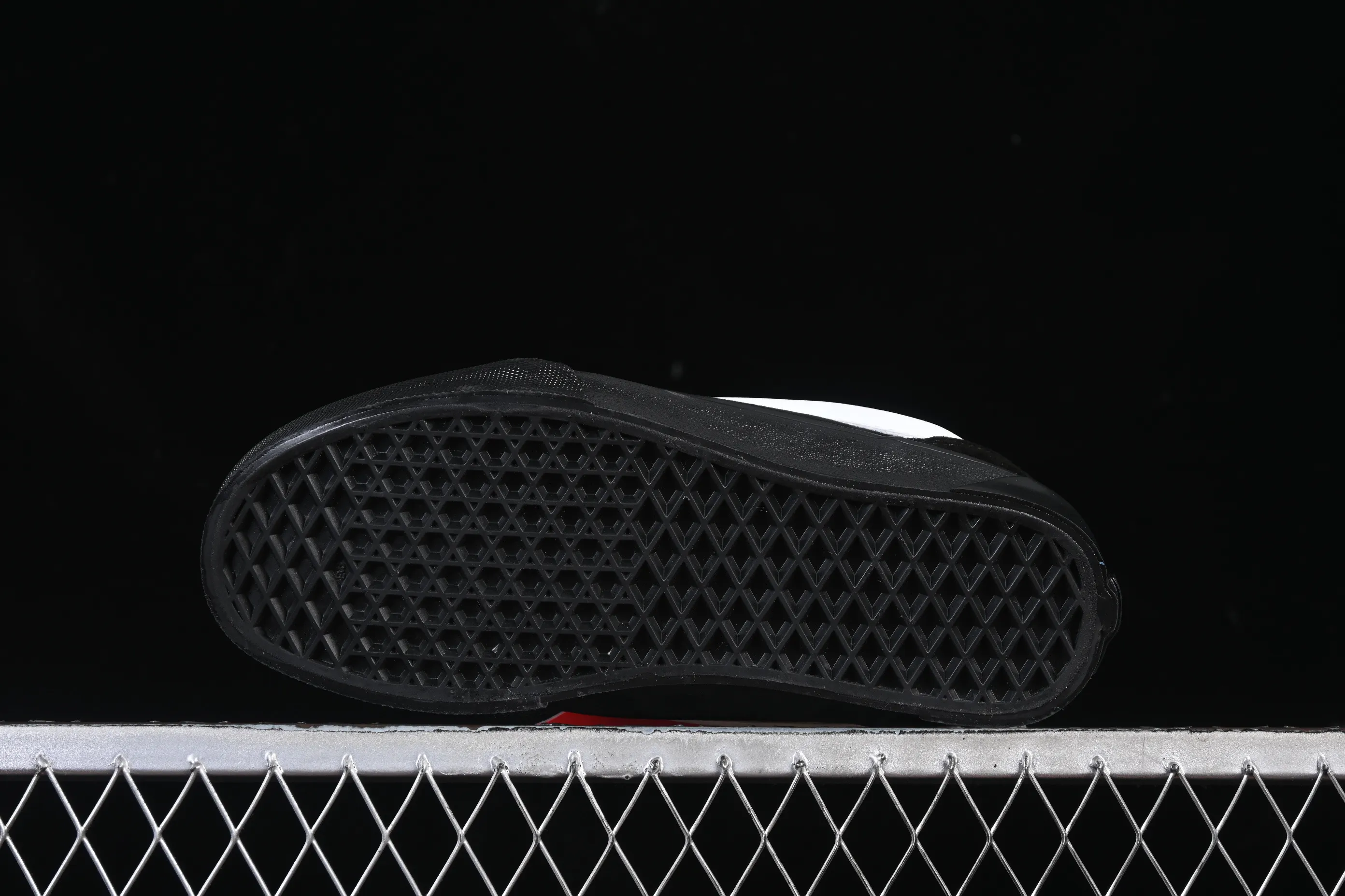 All categories Vans Vans series Vans Low Vans low-top Vans Knu Skool Vans plus velvet low-top casual skateboard shoes VN0009QCBMA